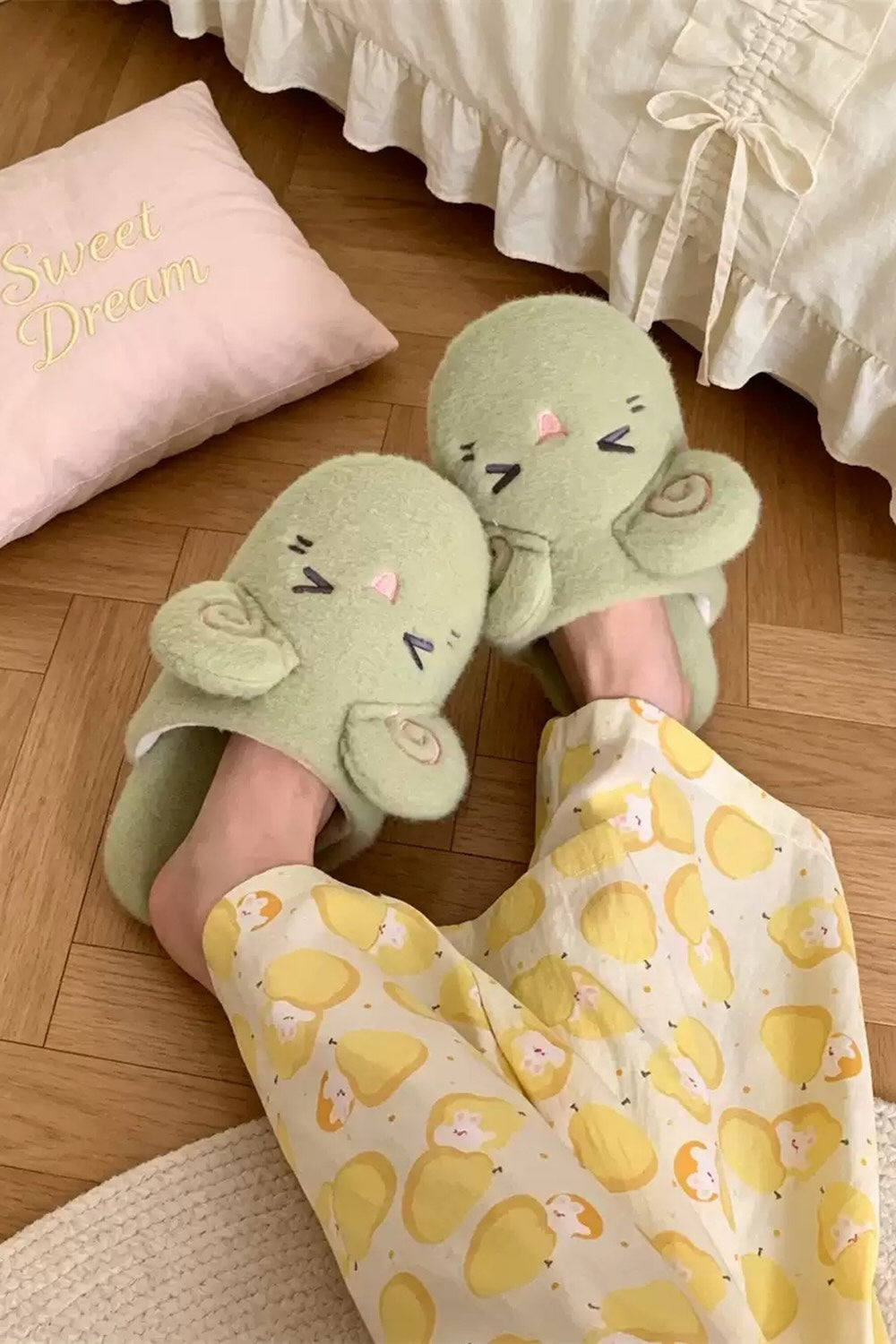 Winter cute green sheep slippers aesthetic warm plush house shoes