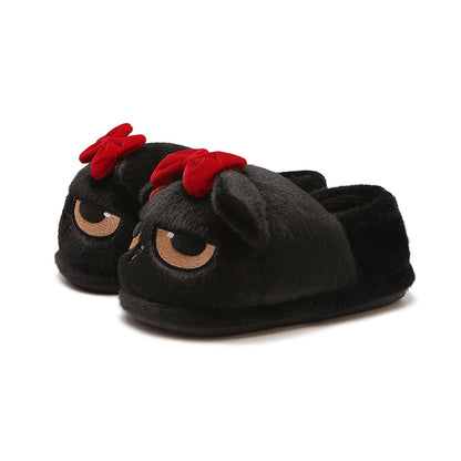 Cute black closed-back cat plush slippers with removable red bow and sleepy eyes, fuzzy indoor shoes with PVC sole