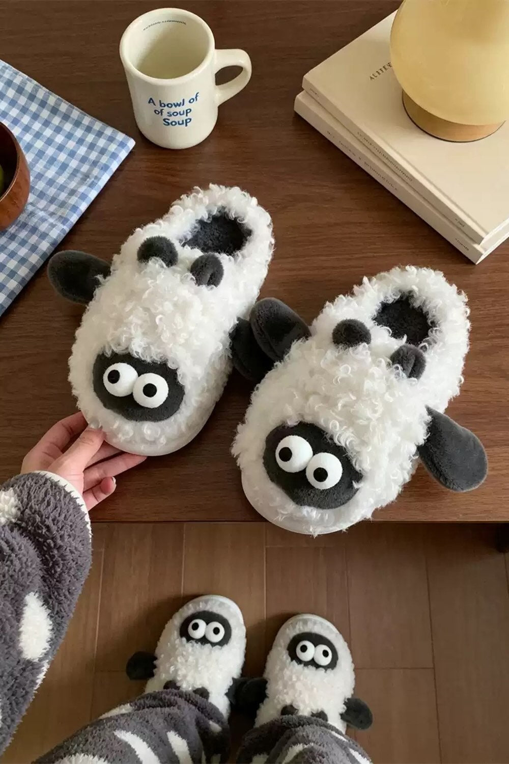 Winter cute white sheep slippers aesthetic warm plush house shoes