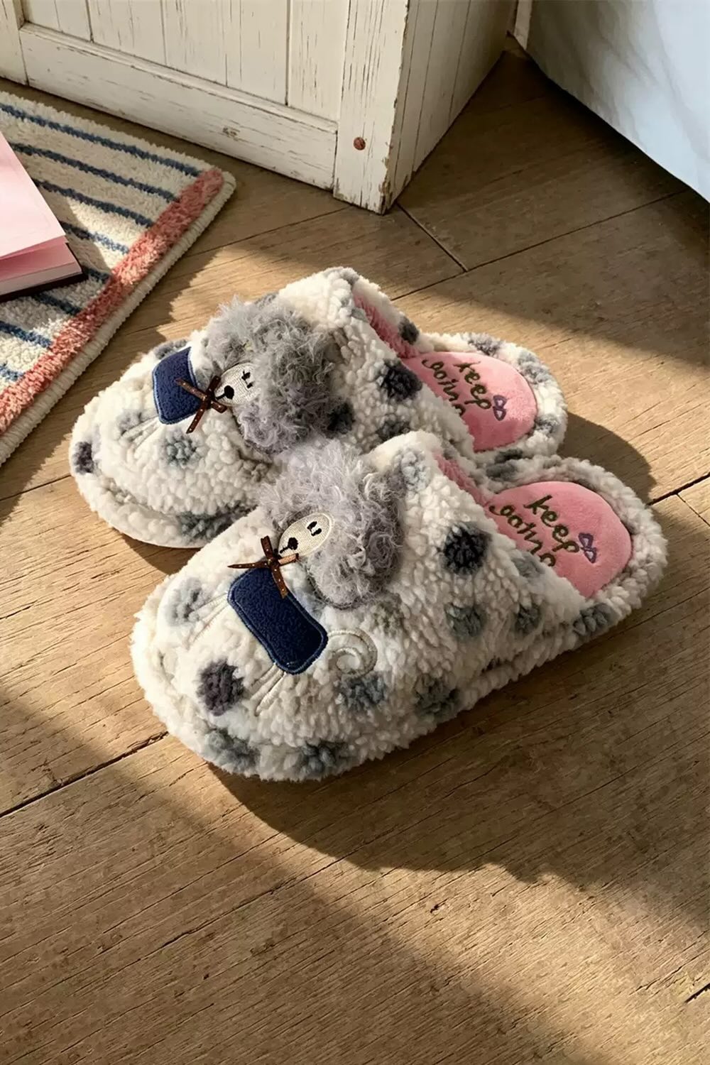 Winter cute white patch curly sheep slippers aesthetic warm plush house shoes
