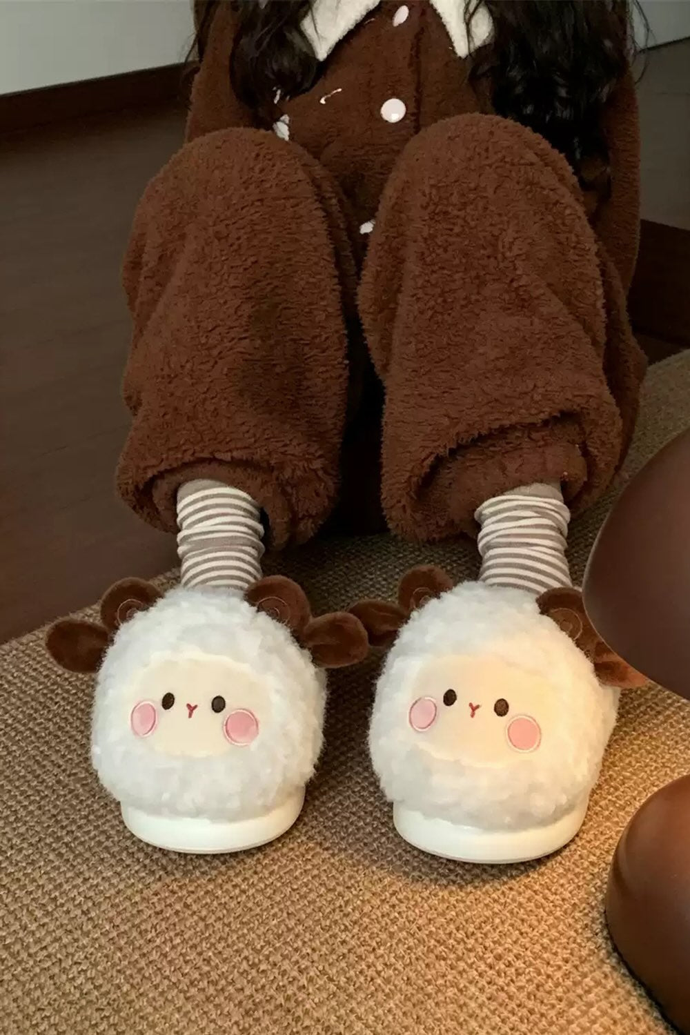 Dorable white curly sheep slippers aesthetic warm plush house shoes