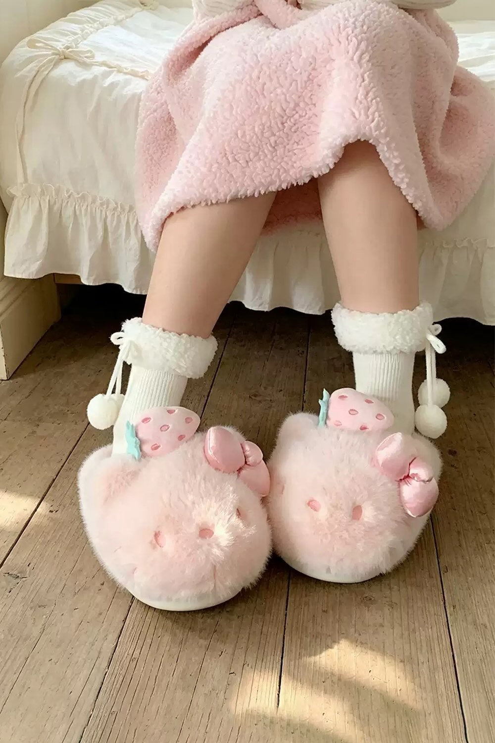 Winter cute pink strawberry cat slippers aesthetic warm plush house shoes