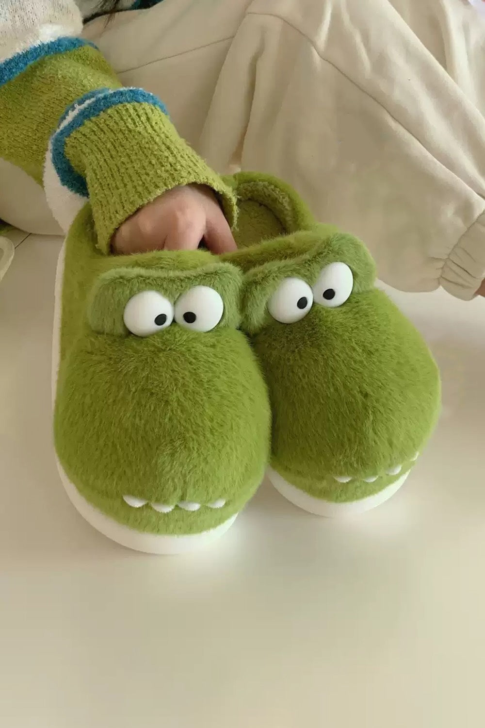 Winter cute green crocodile slippers aesthetic warm plush house shoes