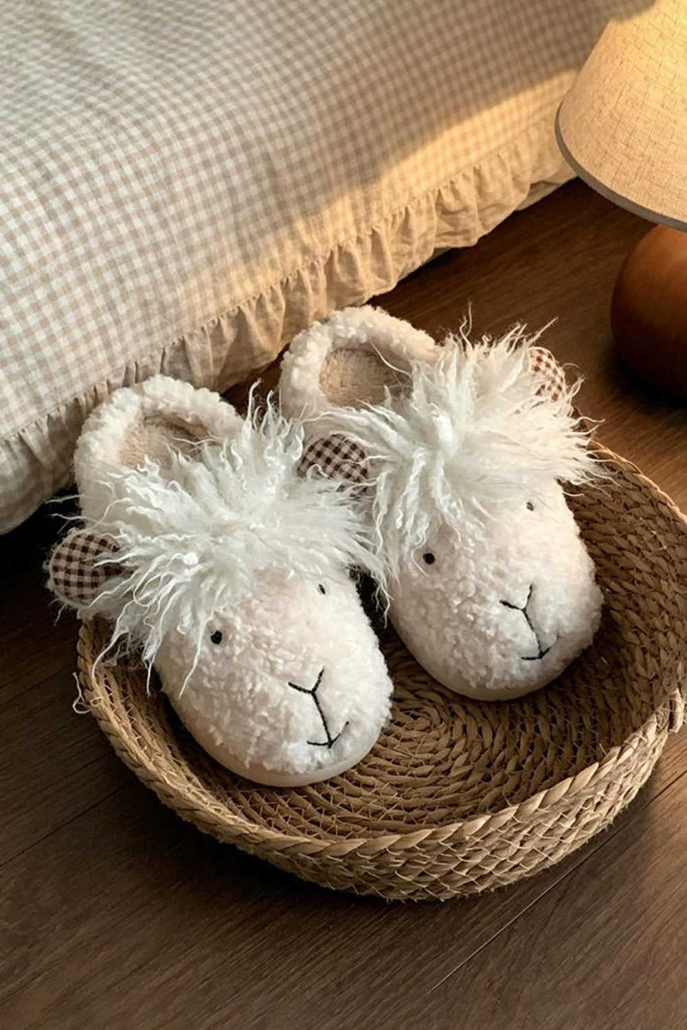Winter cute white shaggy sheep slippers aesthetic warm plush house shoes
