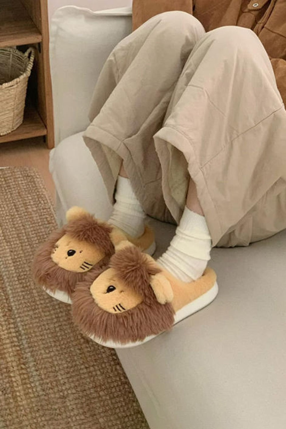 Winter cute yellow lion slippers aesthetic warm plush house shoes