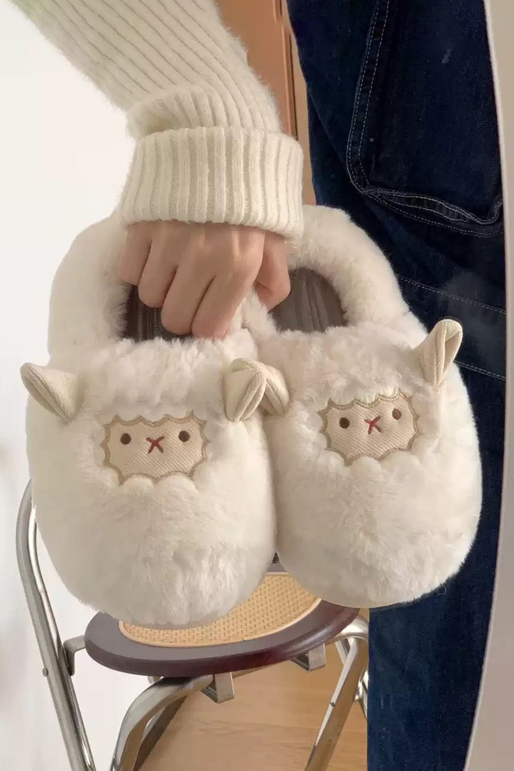 Winter cute milky white sheep slippers aesthetic warm plush house shoes