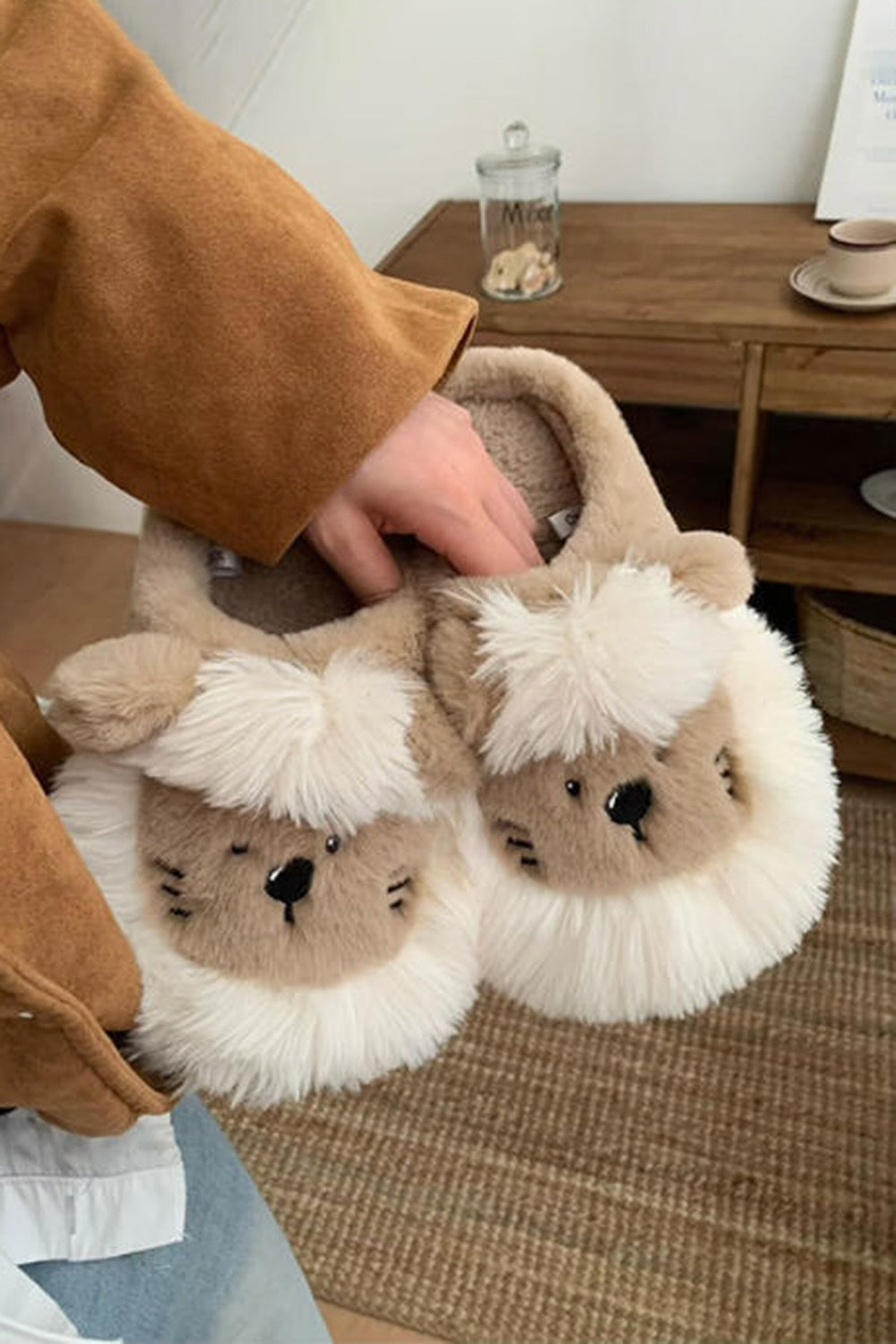 Winter cute khaki lion slippers aesthetic warm plush house shoes
